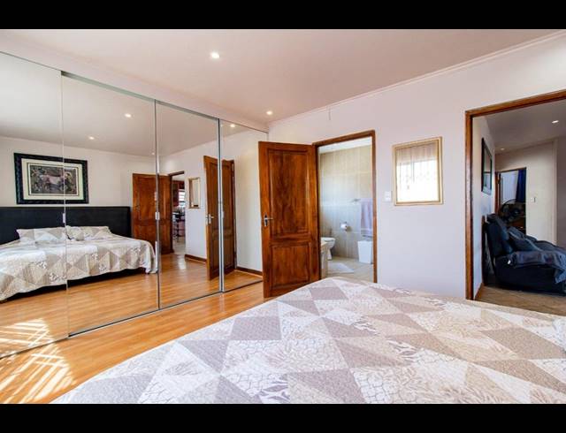 4 BEDROOM TOWNHOUSE FOR SALE IN GLENVISTA